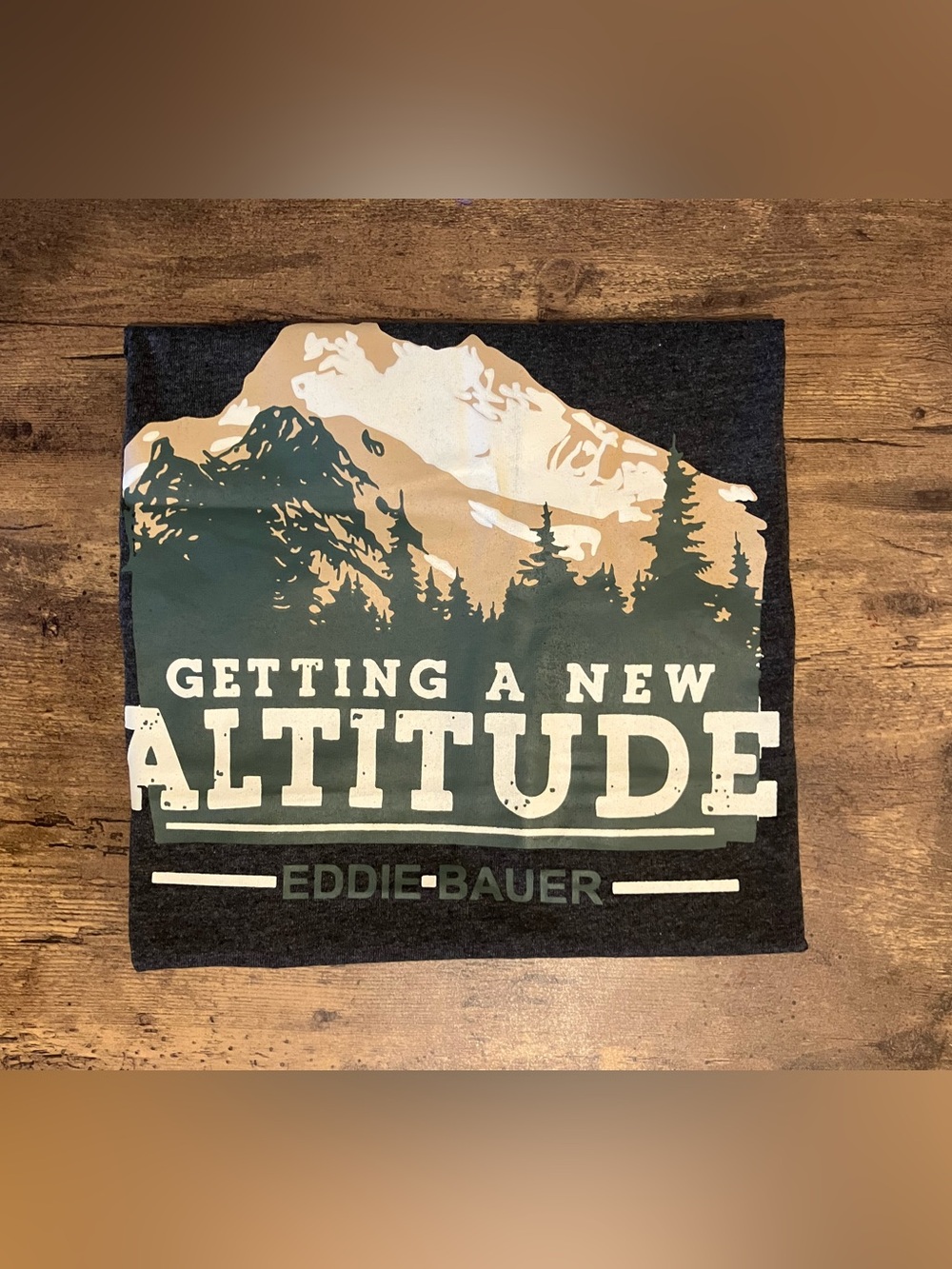 Eddie Bauer graphics T-shirt
